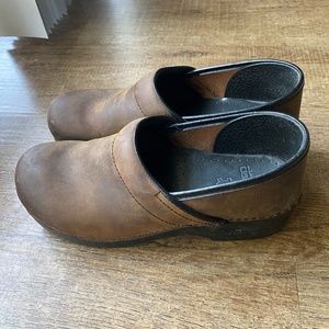 Dansko Antique Brown Oiled Leather Clogs Size 40